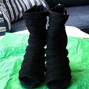 DonaldJ Pliner suede heels